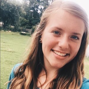 Meet your Posher, Alyssa